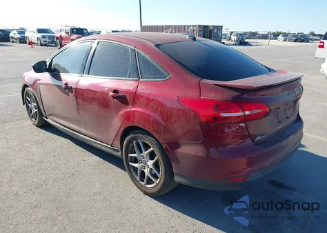 2015 Ford Focus Se z USA, uszkodzony, nr VIN 1FADP3F2XFL363555